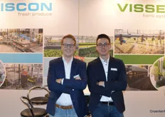 Daan van Eeuwijk en Gilian Kirsenstein in de Viscon/Visser stand.